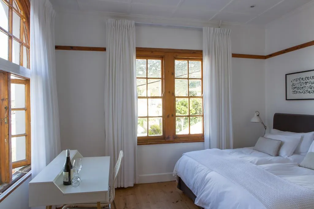 Chartfield Guesthouse Kalk Bay Guest house